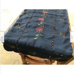 Christmas Holiday Table Runner Poinsettia Embroidery Cutwork Design 38 x 15